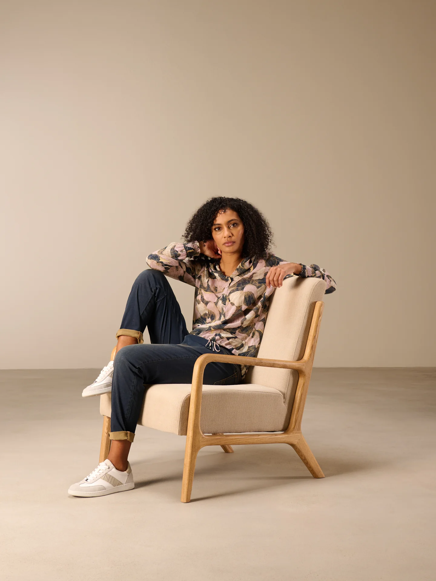 Bluse mit Kapuze - Image 11