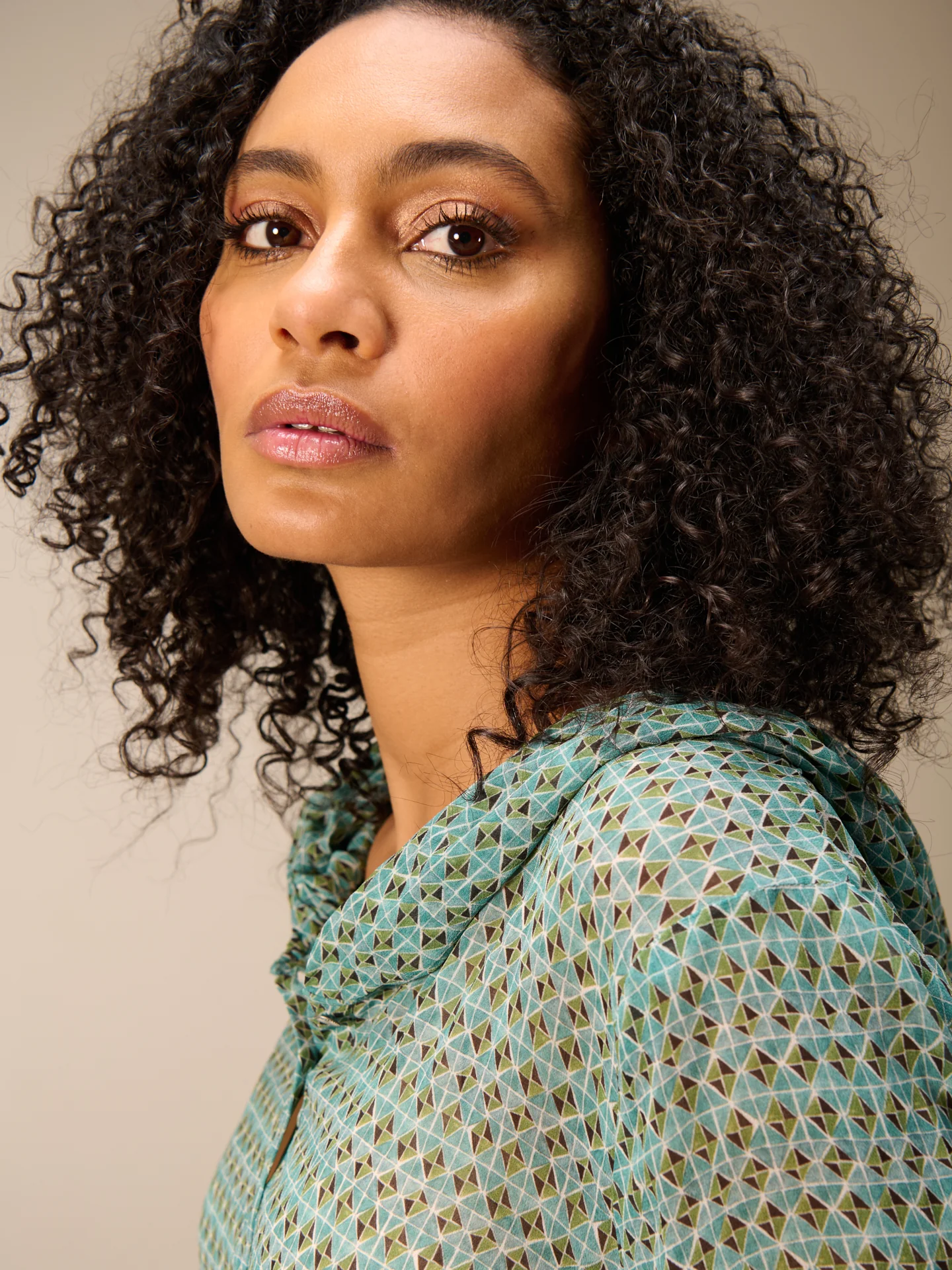 Bluse mit Kapuze - Image 16