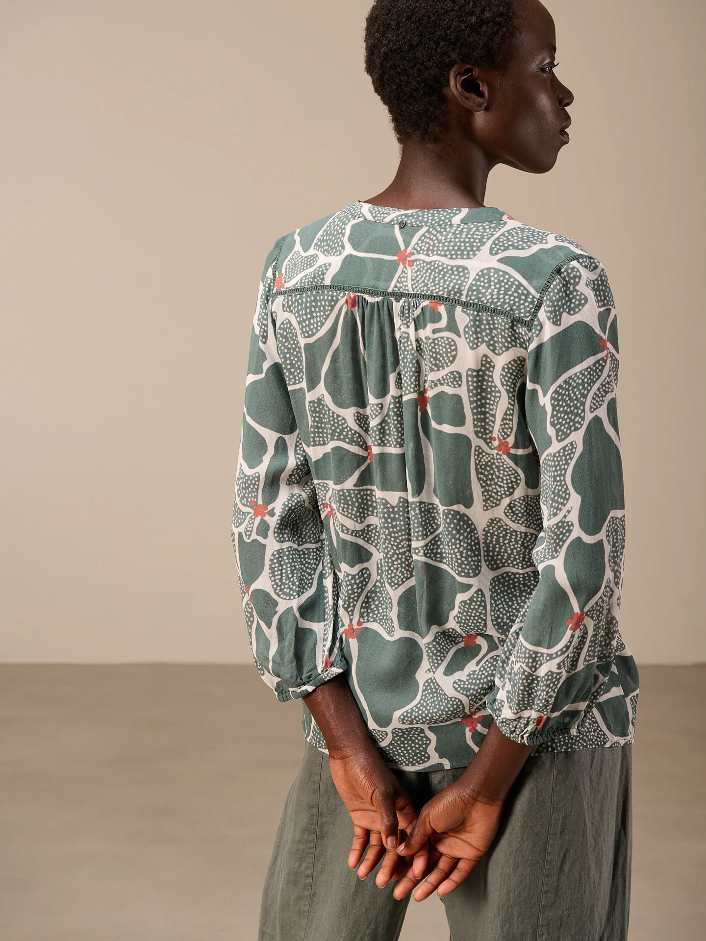 Bluse mit Knopfleiste - Image 16