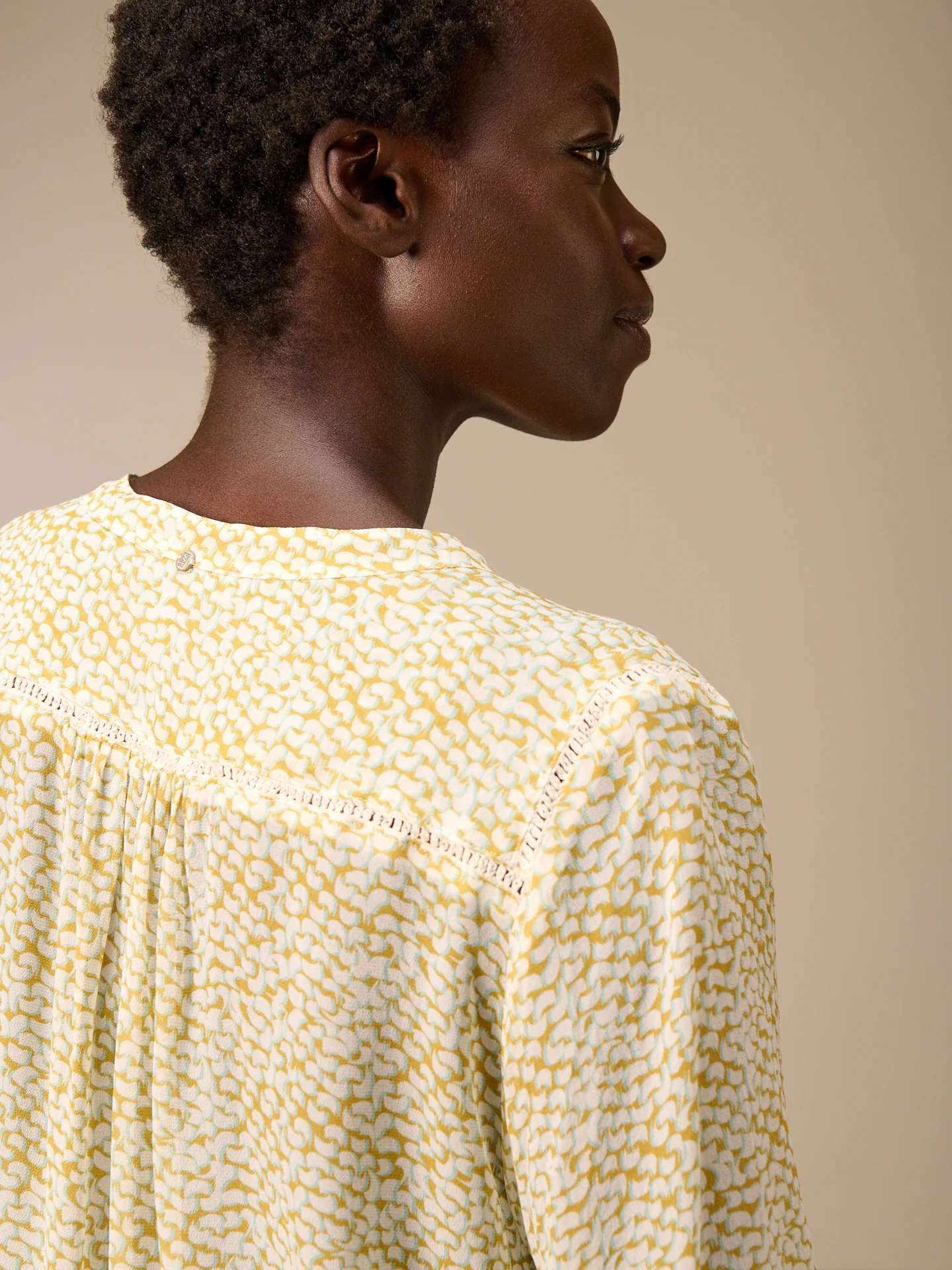 Bluse mit Knopfleiste - Image 9