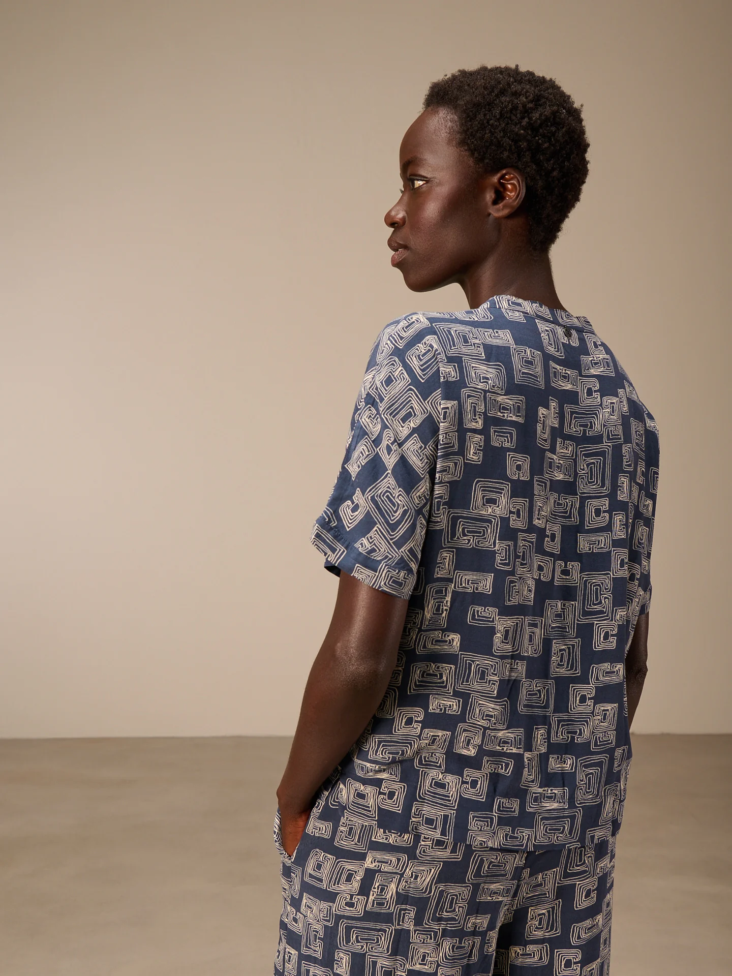 Bluse mit Stehkragen - Image 15