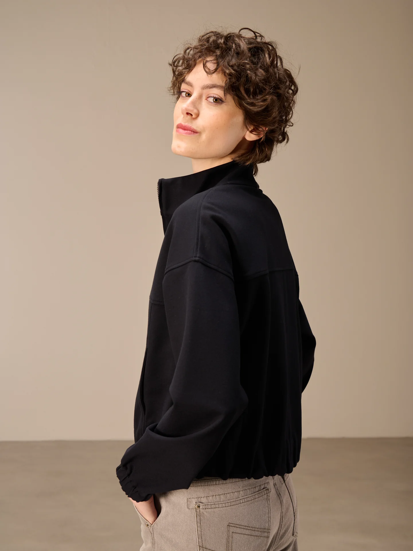 Sweatjacke mit Reissverschluss - Image 8