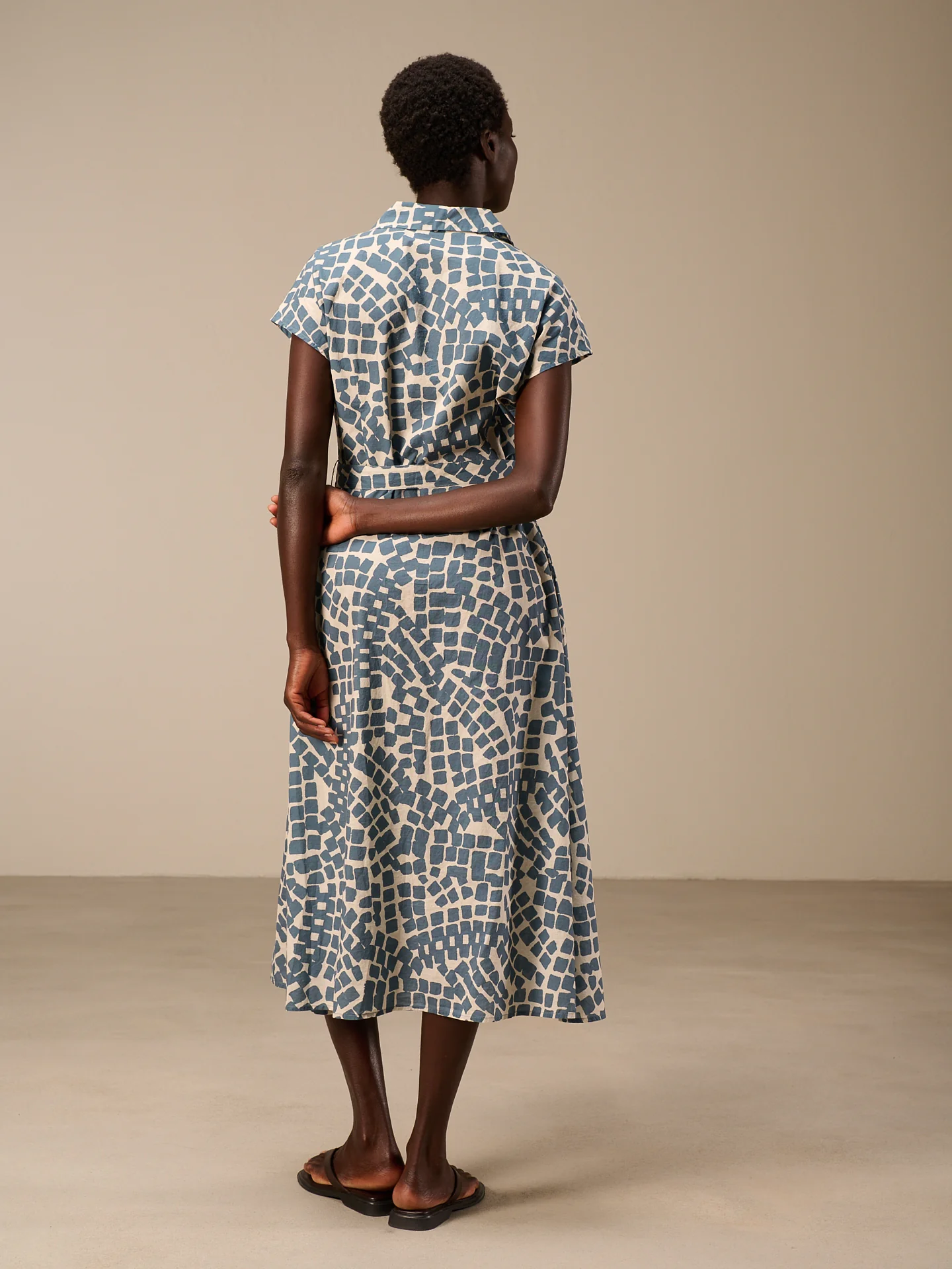 Kleid mit Kragen - Image 10