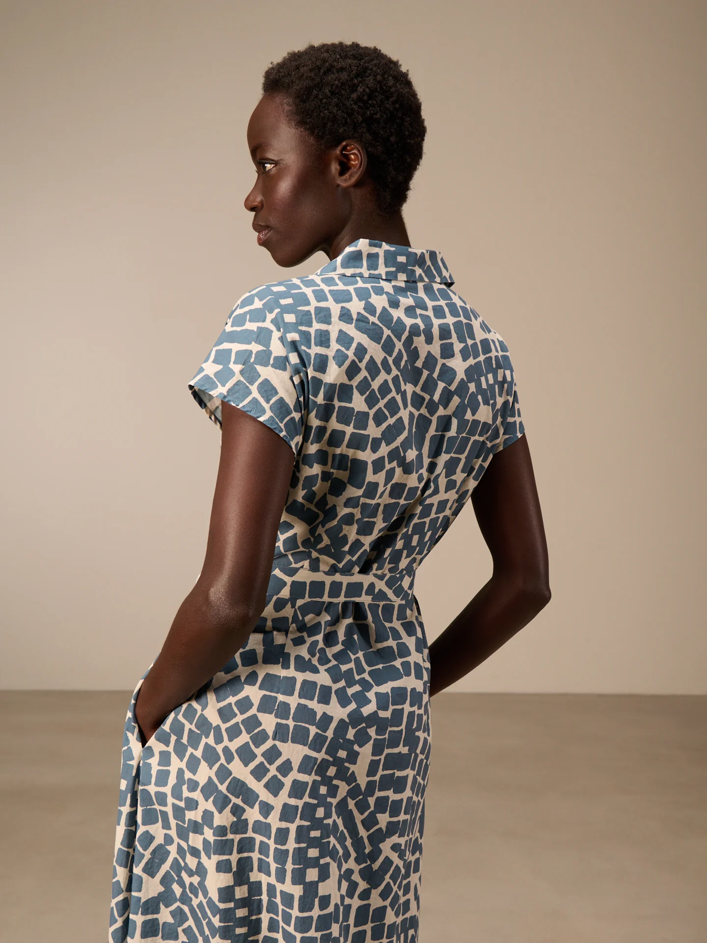 Kleid mit Kragen - Image 9