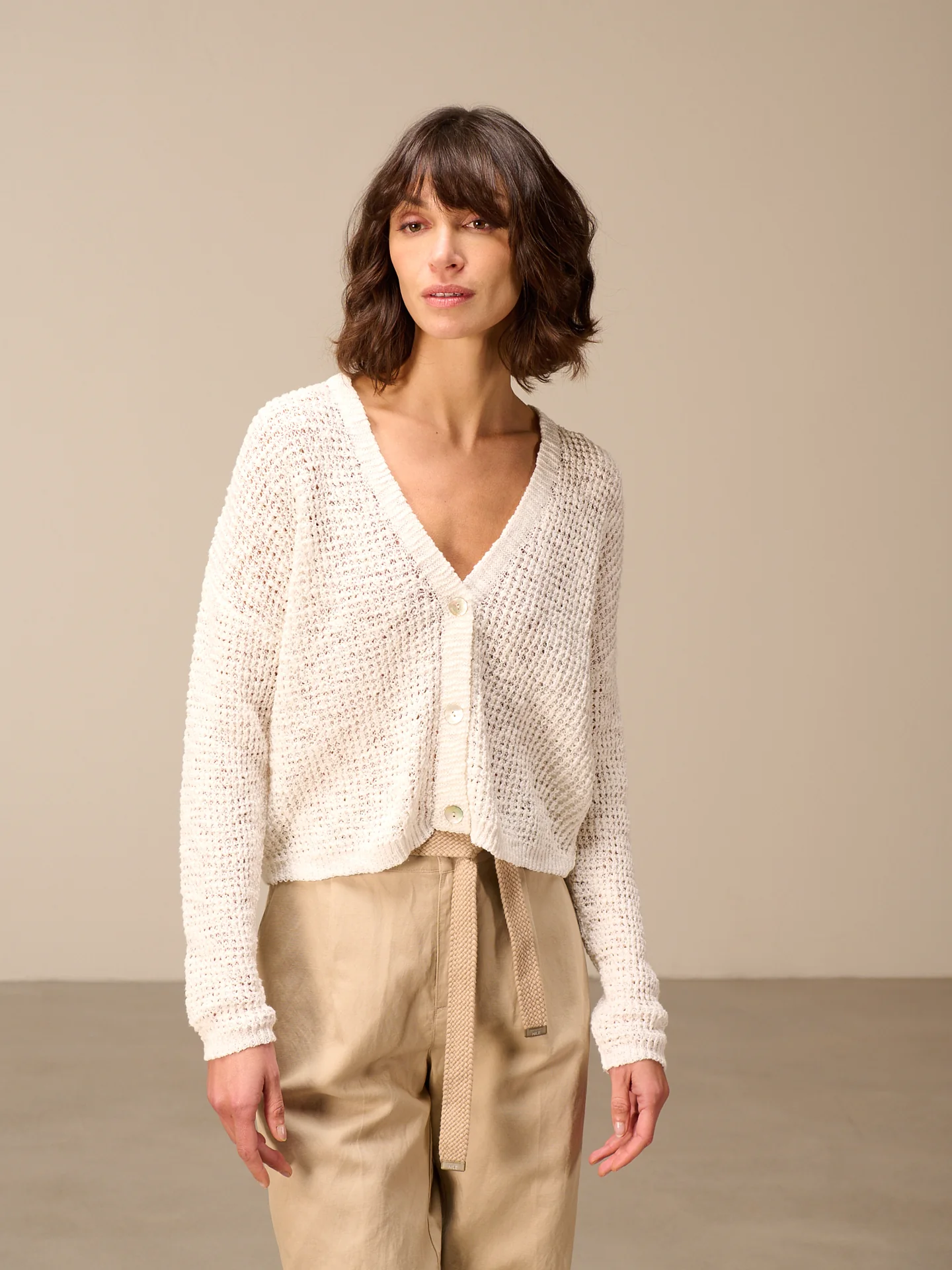 Strickjacke mit V-Ausschnitt - Image 10