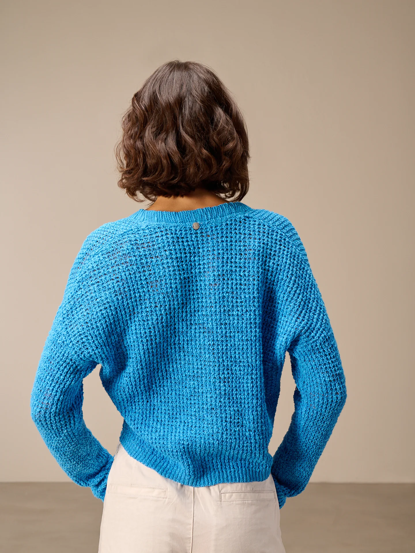 Strickjacke mit V-Ausschnitt - Image 6