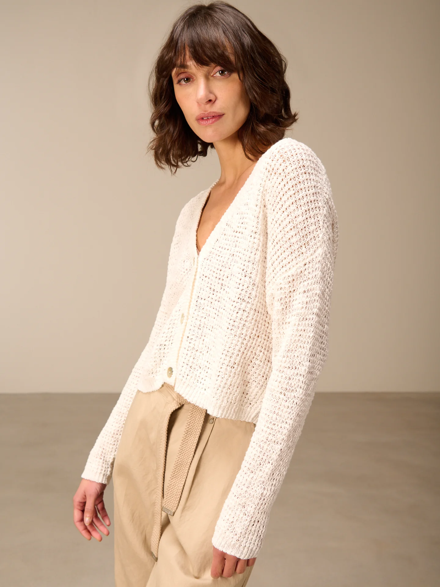 Strickjacke mit V-Ausschnitt - Image 8