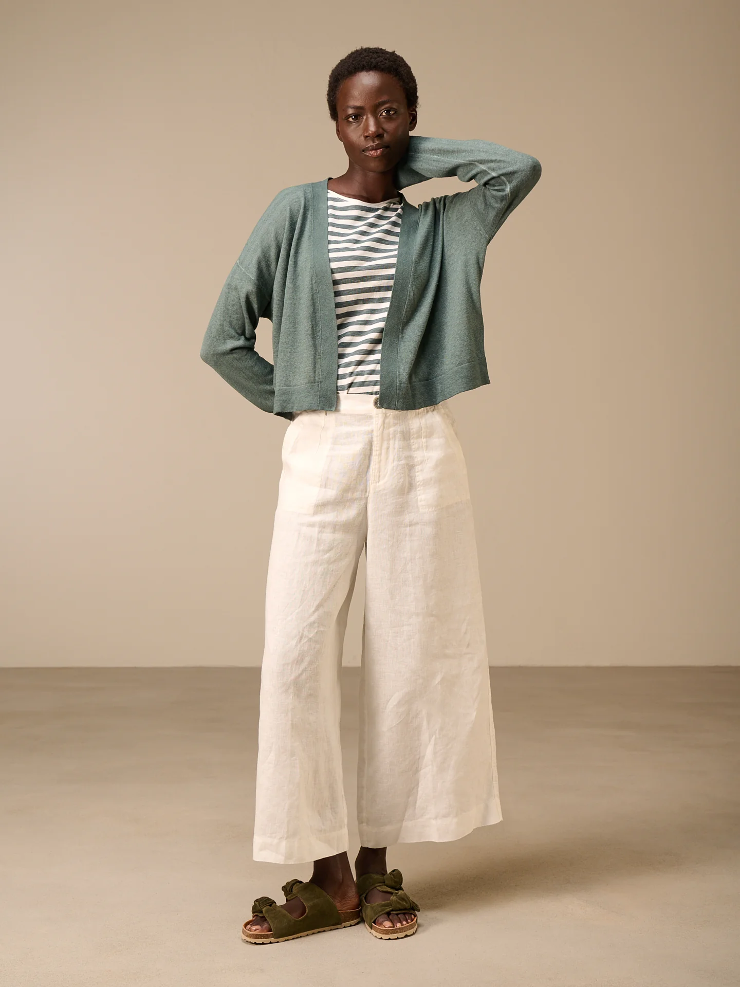 Strickjacke mit Leinen - Image 15