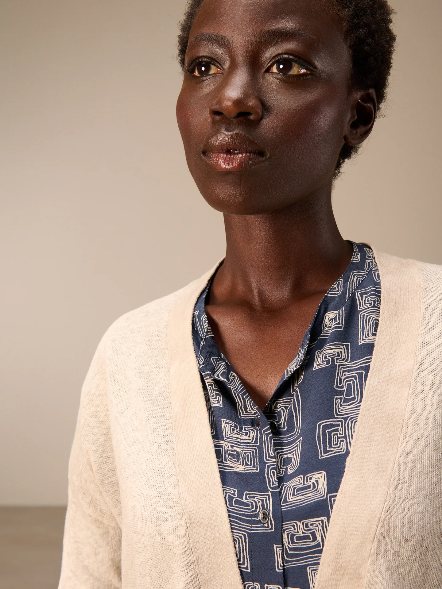 Strickjacke mit Leinen - Image 4
