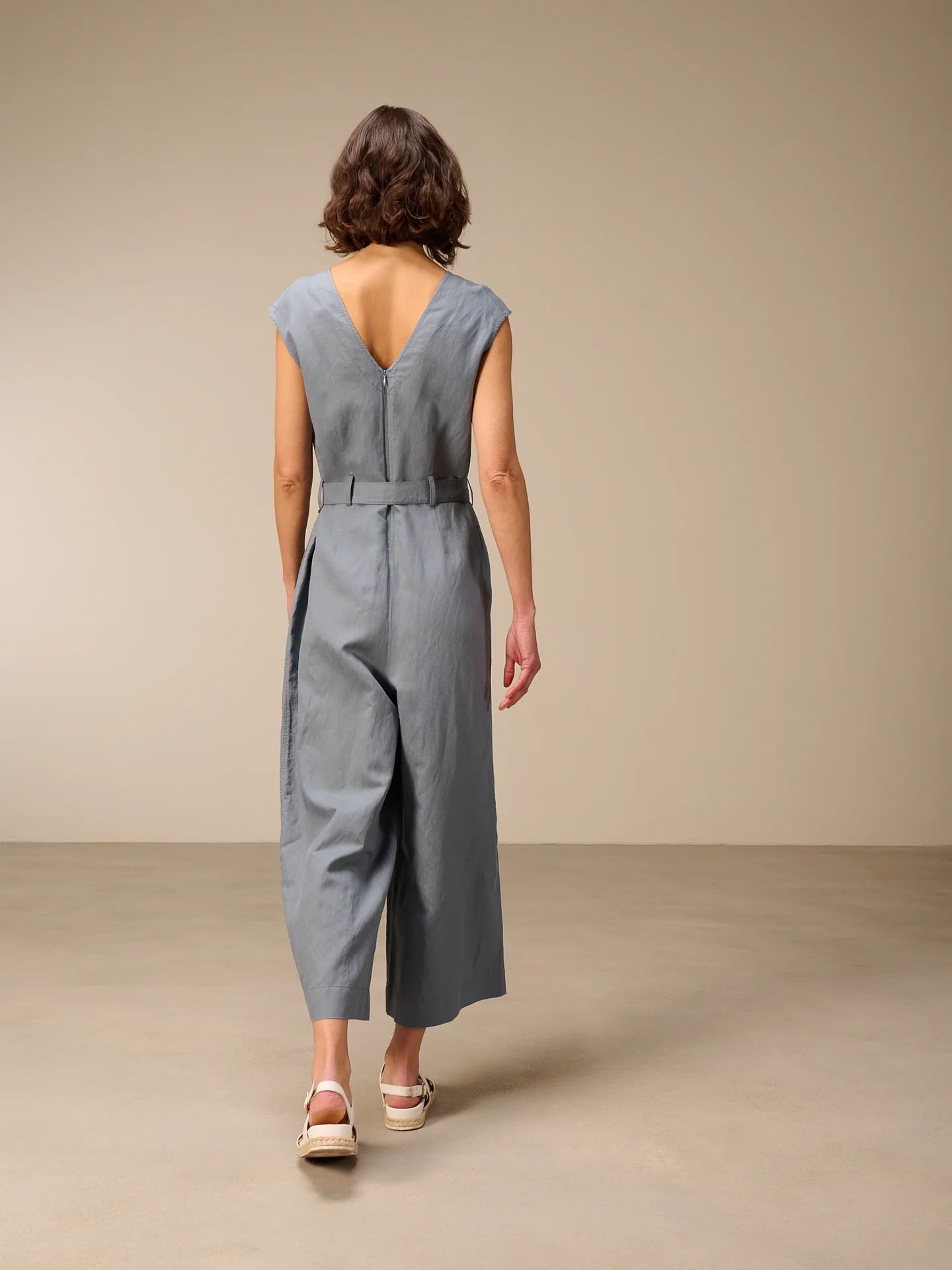 Jumpsuit mit Gürtel - Image 10