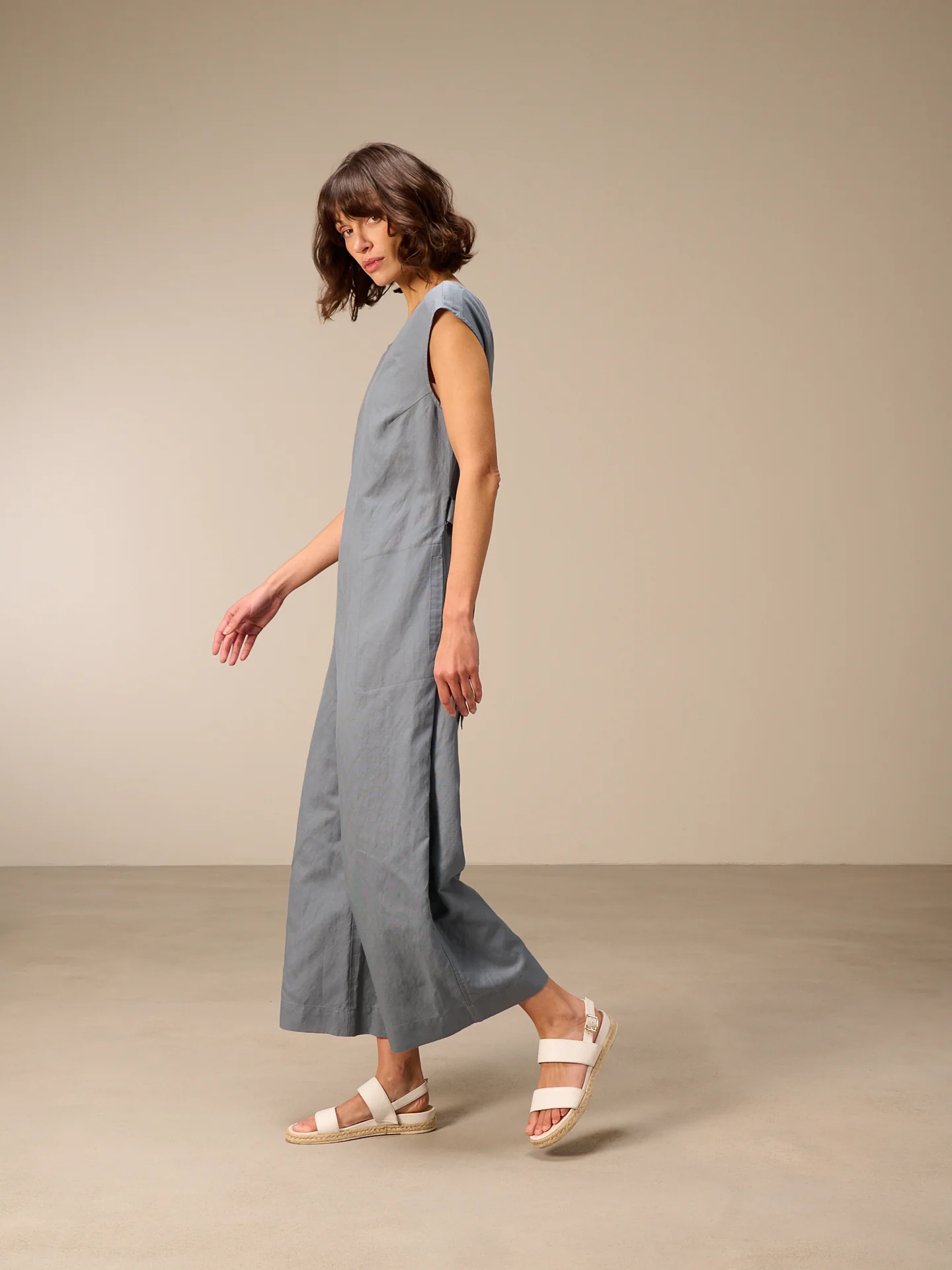 Jumpsuit mit Gürtel - Image 12