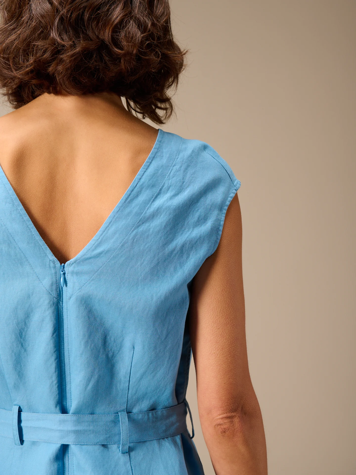Jumpsuit mit Gürtel - Image 5