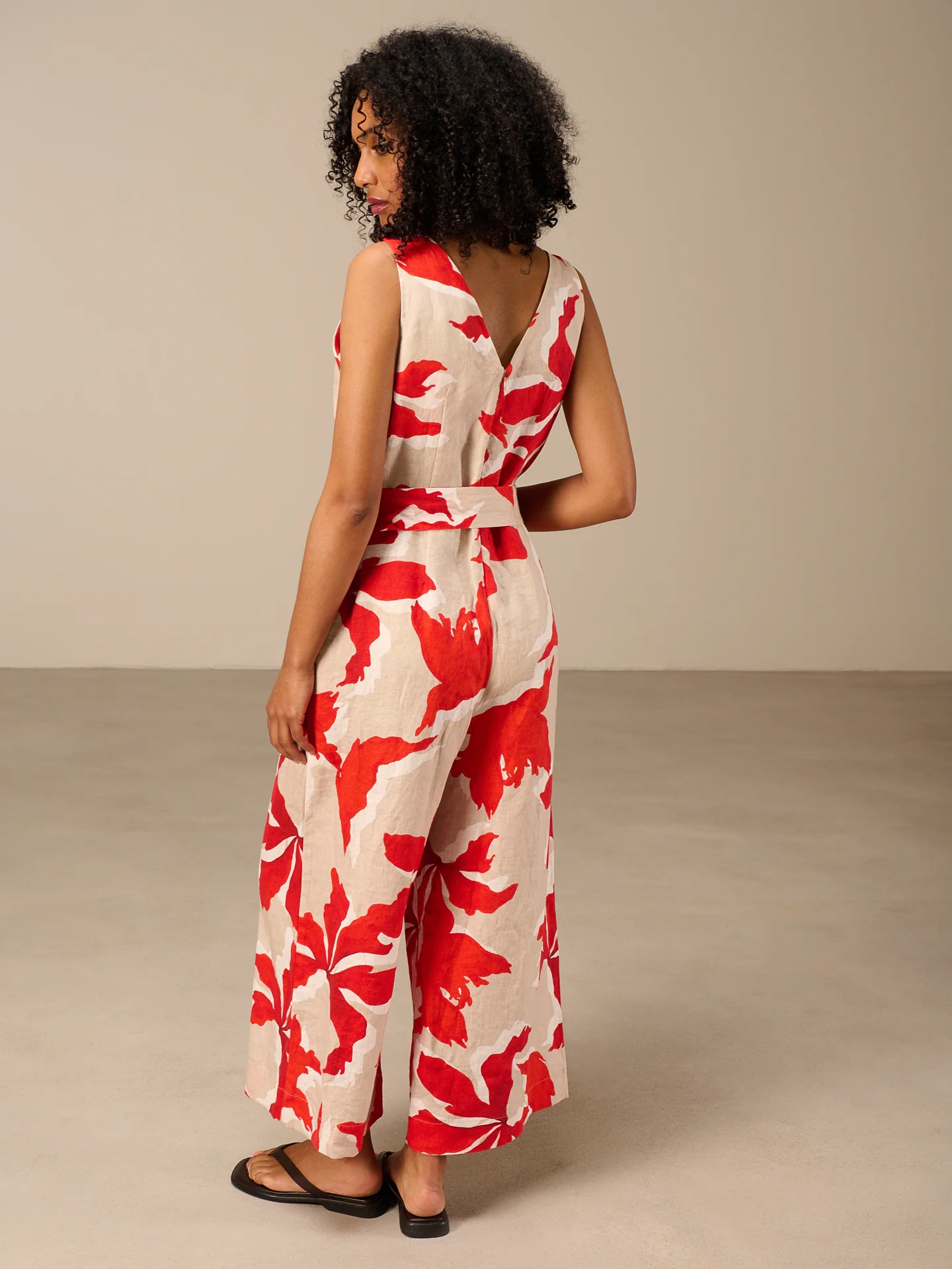 Jumpsuit mit Gürtel - Image 15