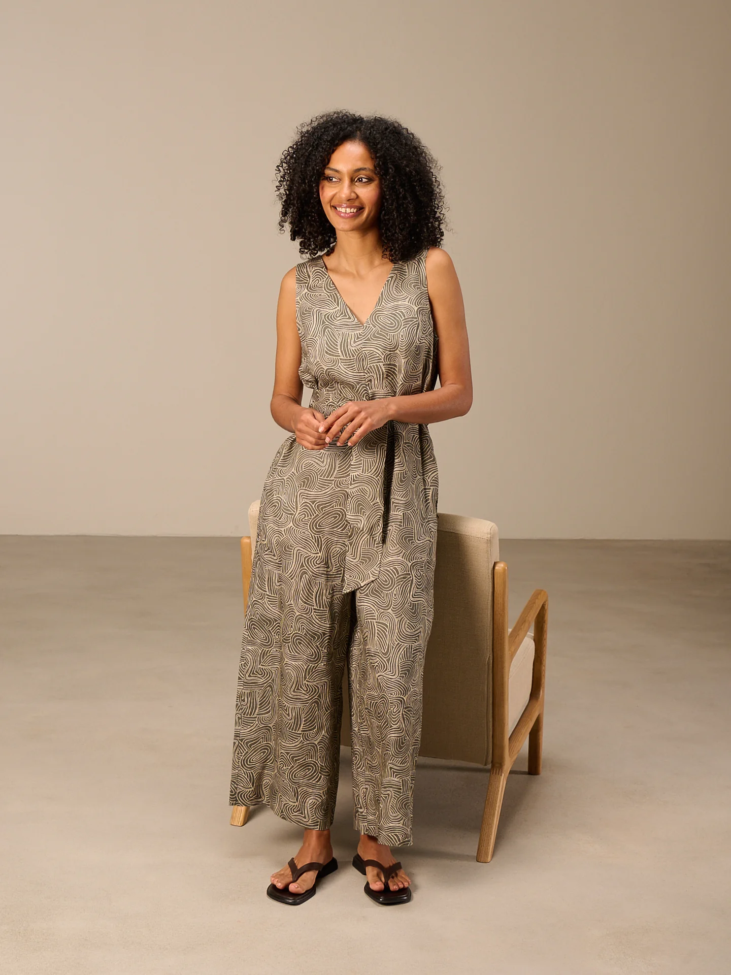 Jumpsuit mit Gürtel - Image 8