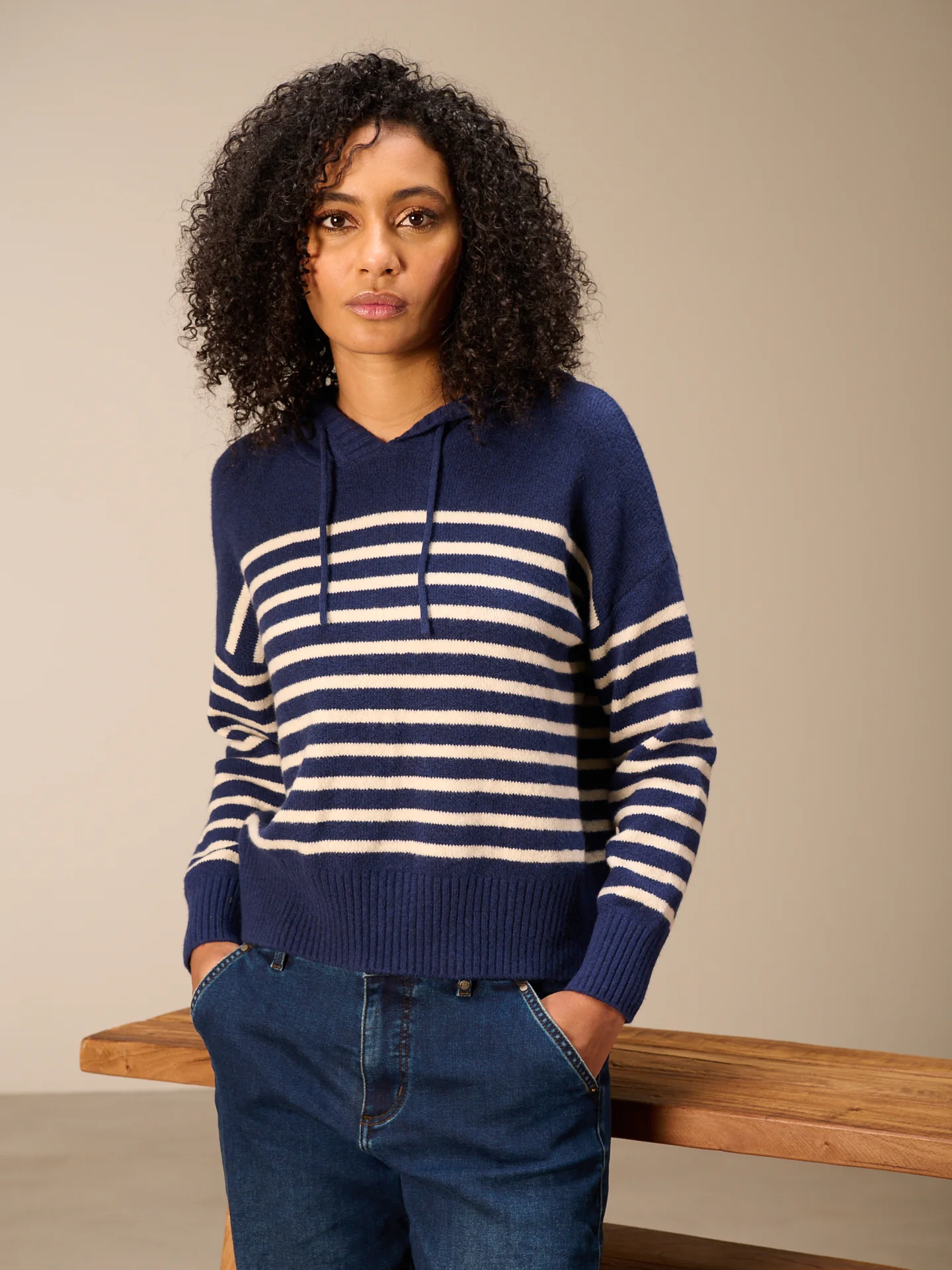 Pullover mit Kapuze - Image 11