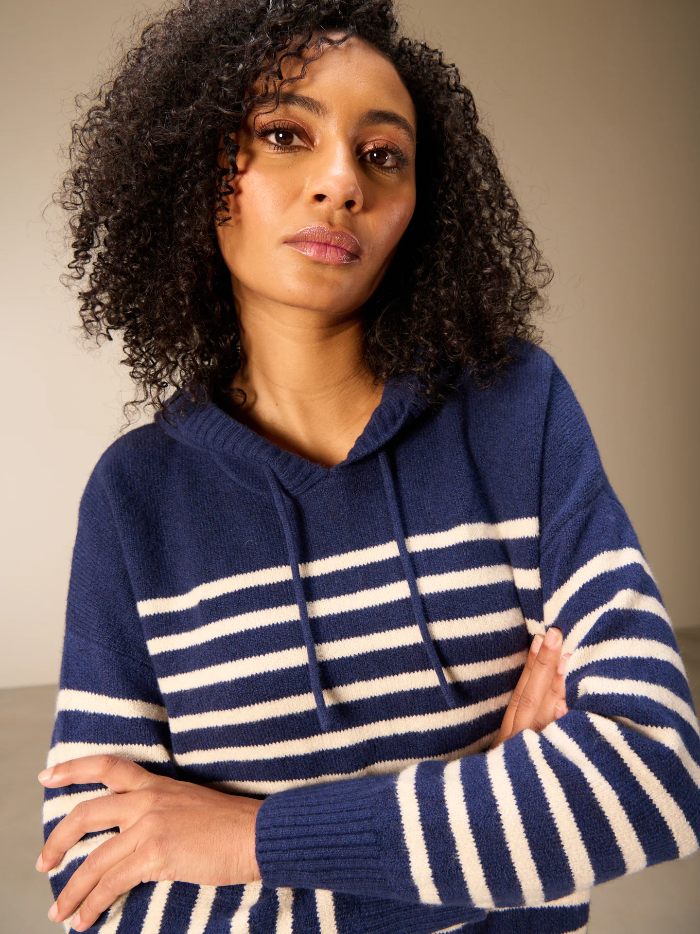 Pullover mit Kapuze - Image 13