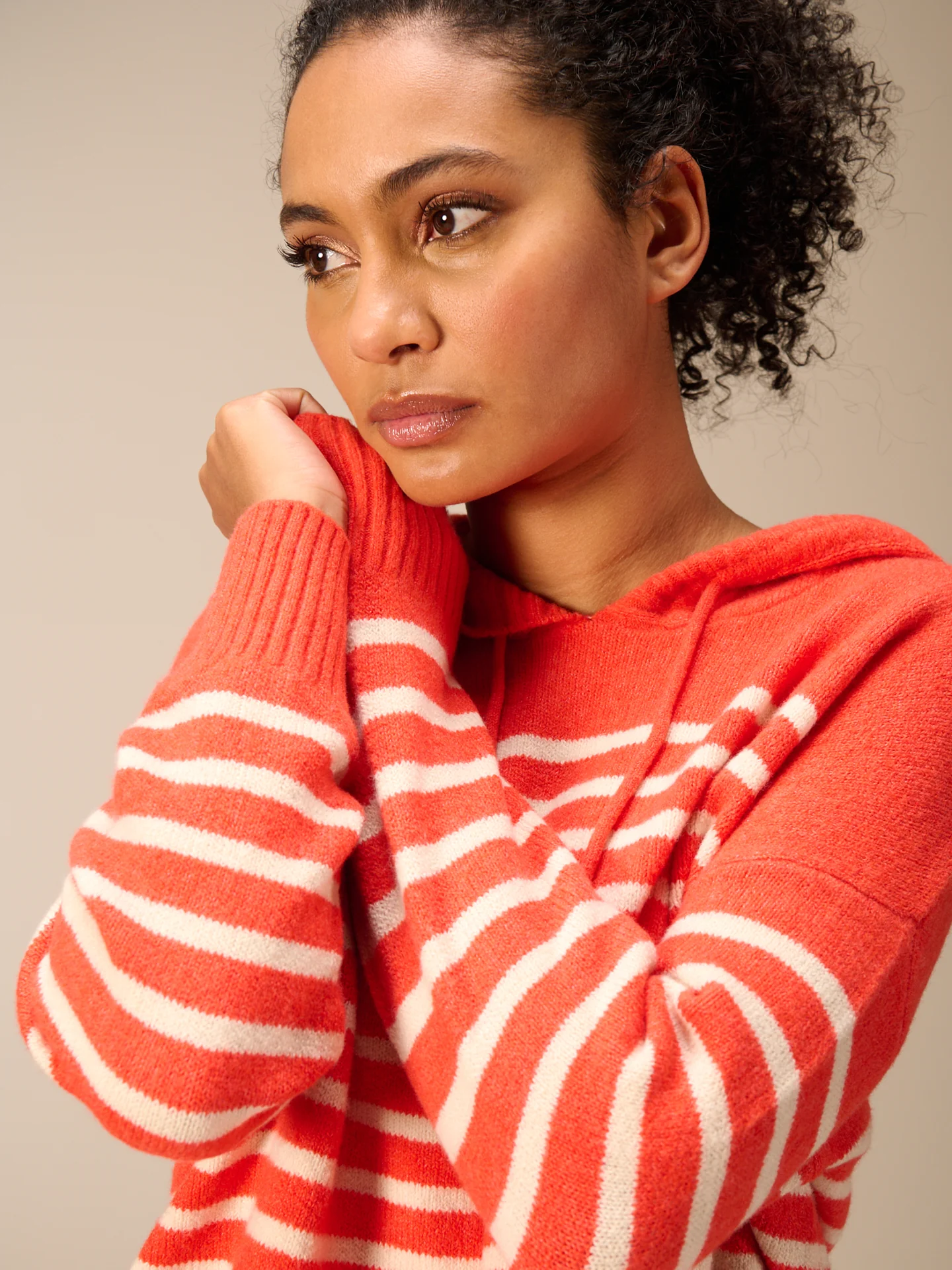 Pullover mit Kapuze - Image 3