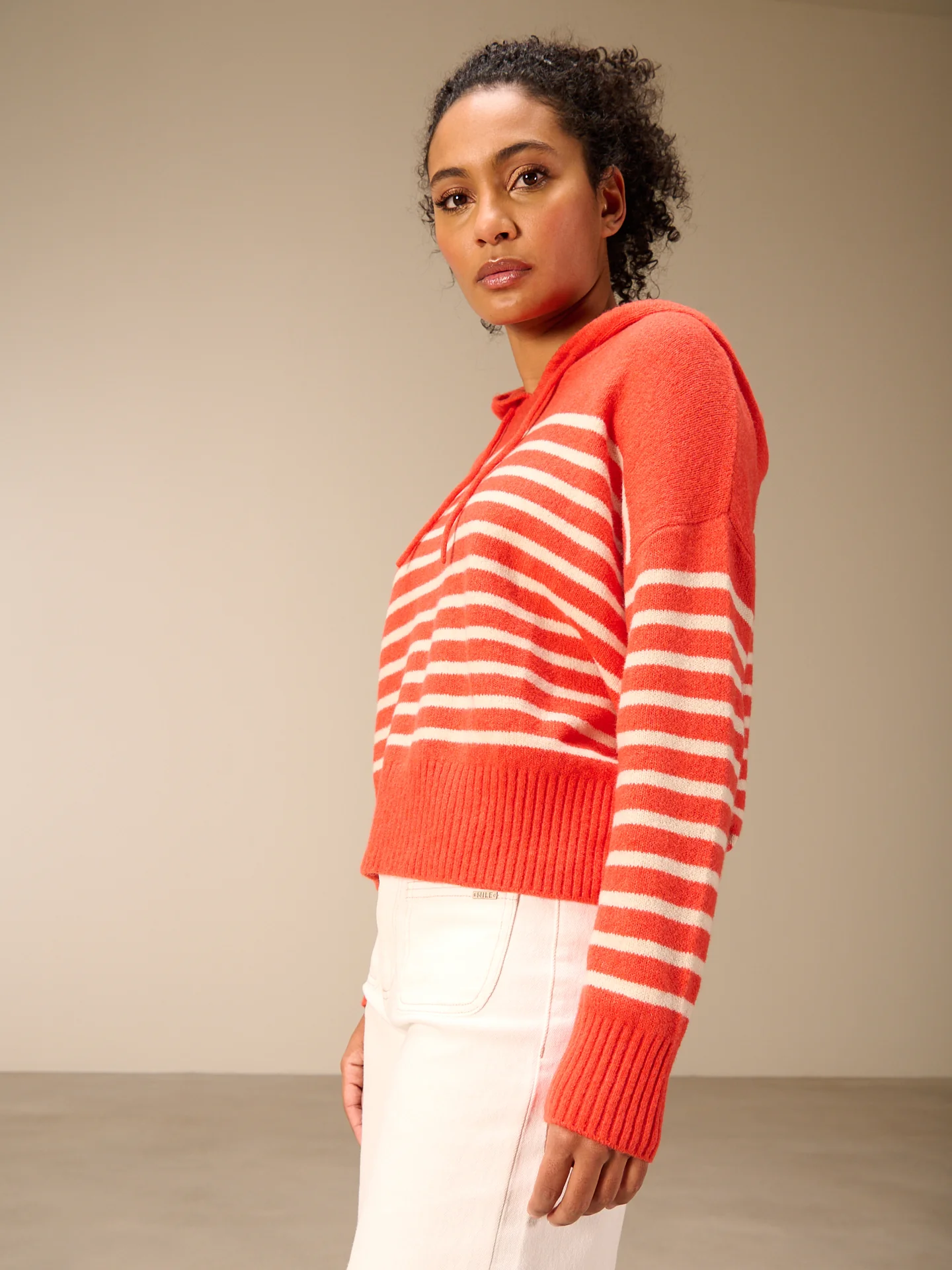 Pullover mit Kapuze - Image 4