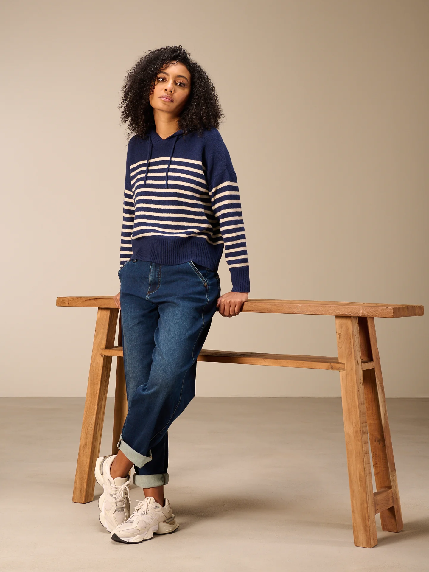 Pullover mit Kapuze - Image 9