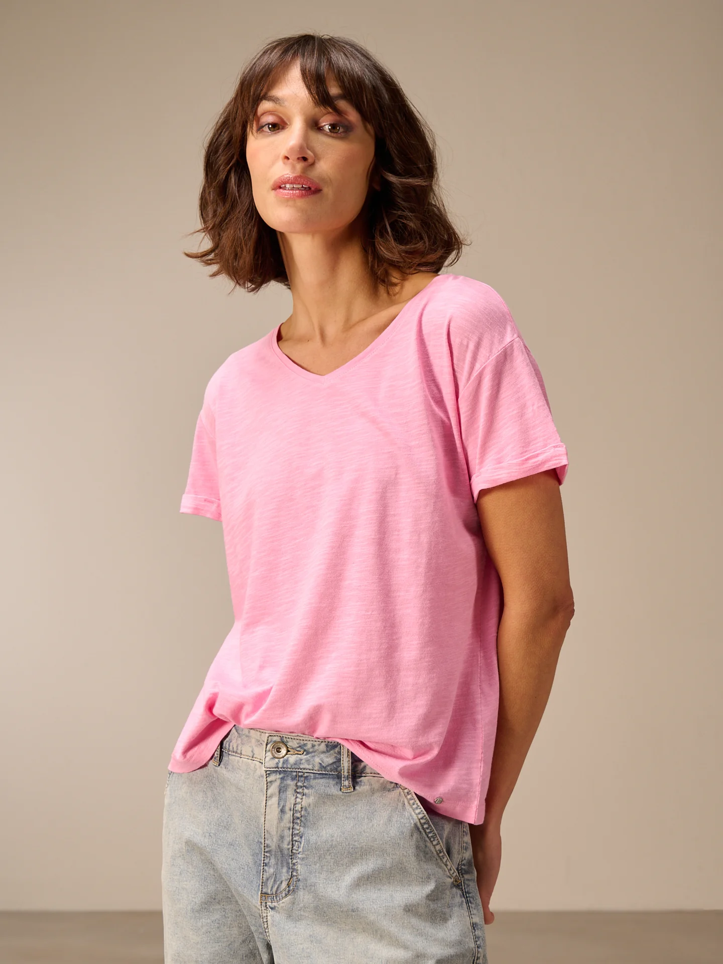 Shirt mit V-Ausschnitt - Image 13