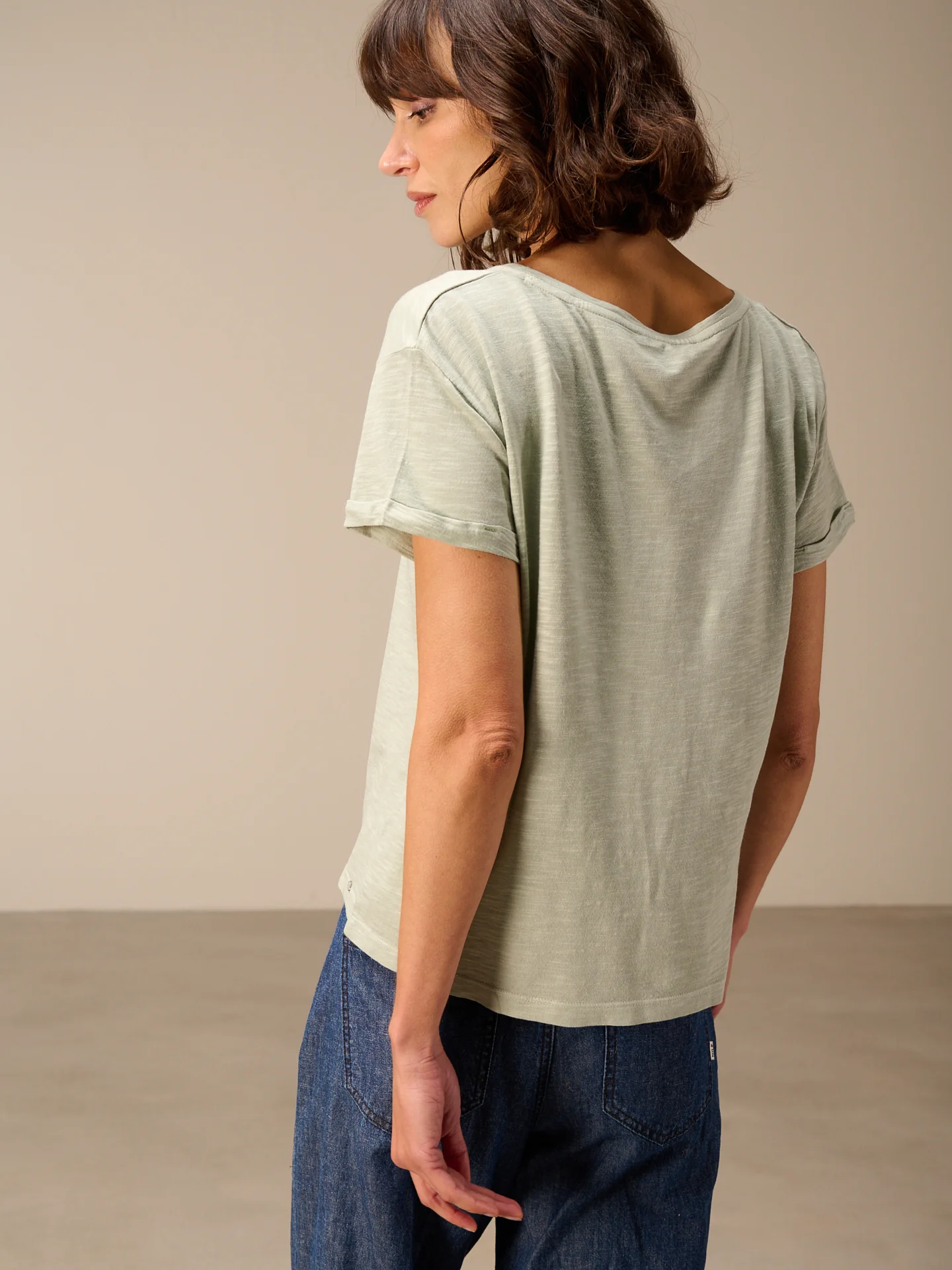 Shirt mit V-Ausschnitt - Image 19