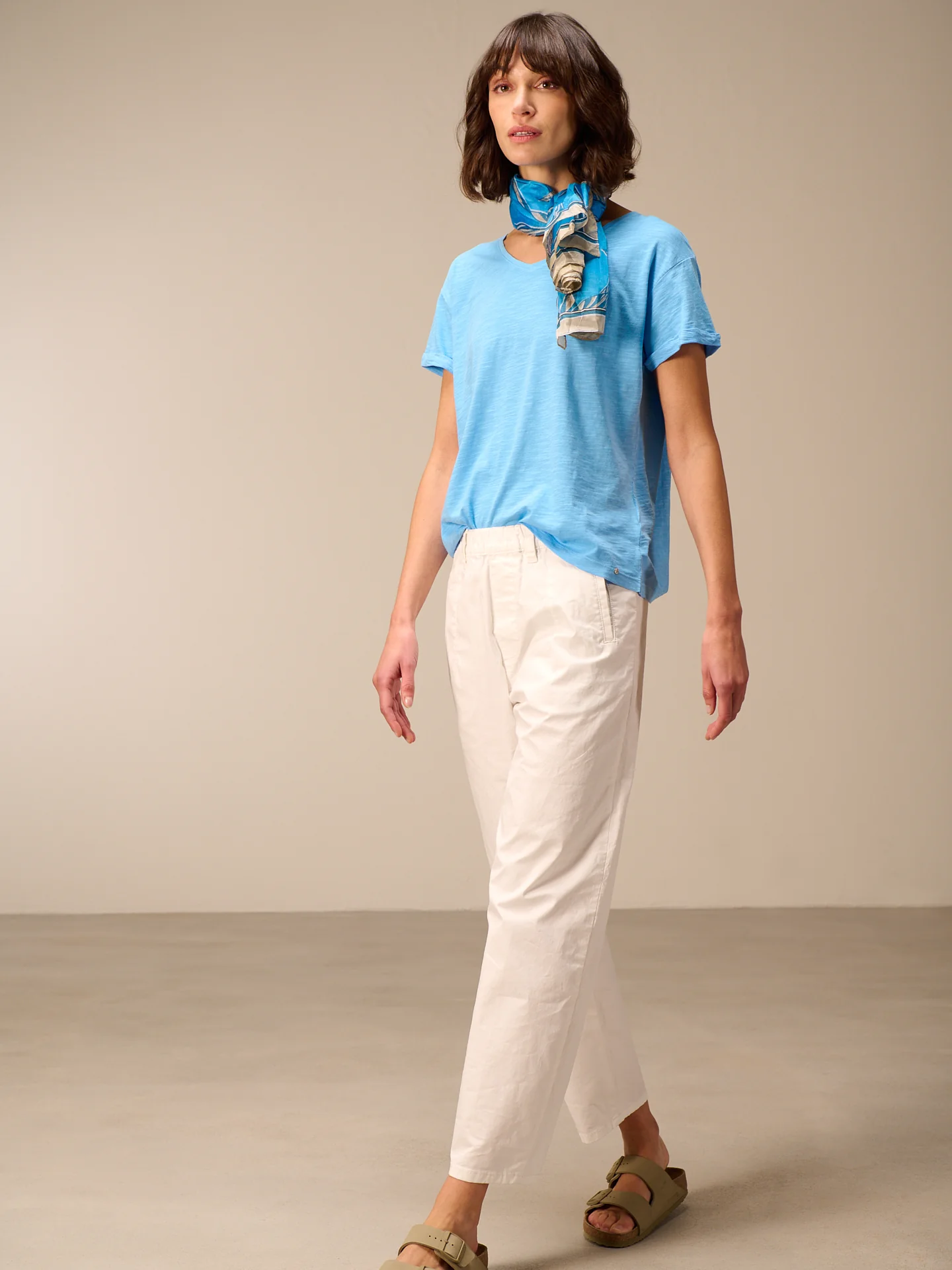 Shirt mit V-Ausschnitt - Image 4