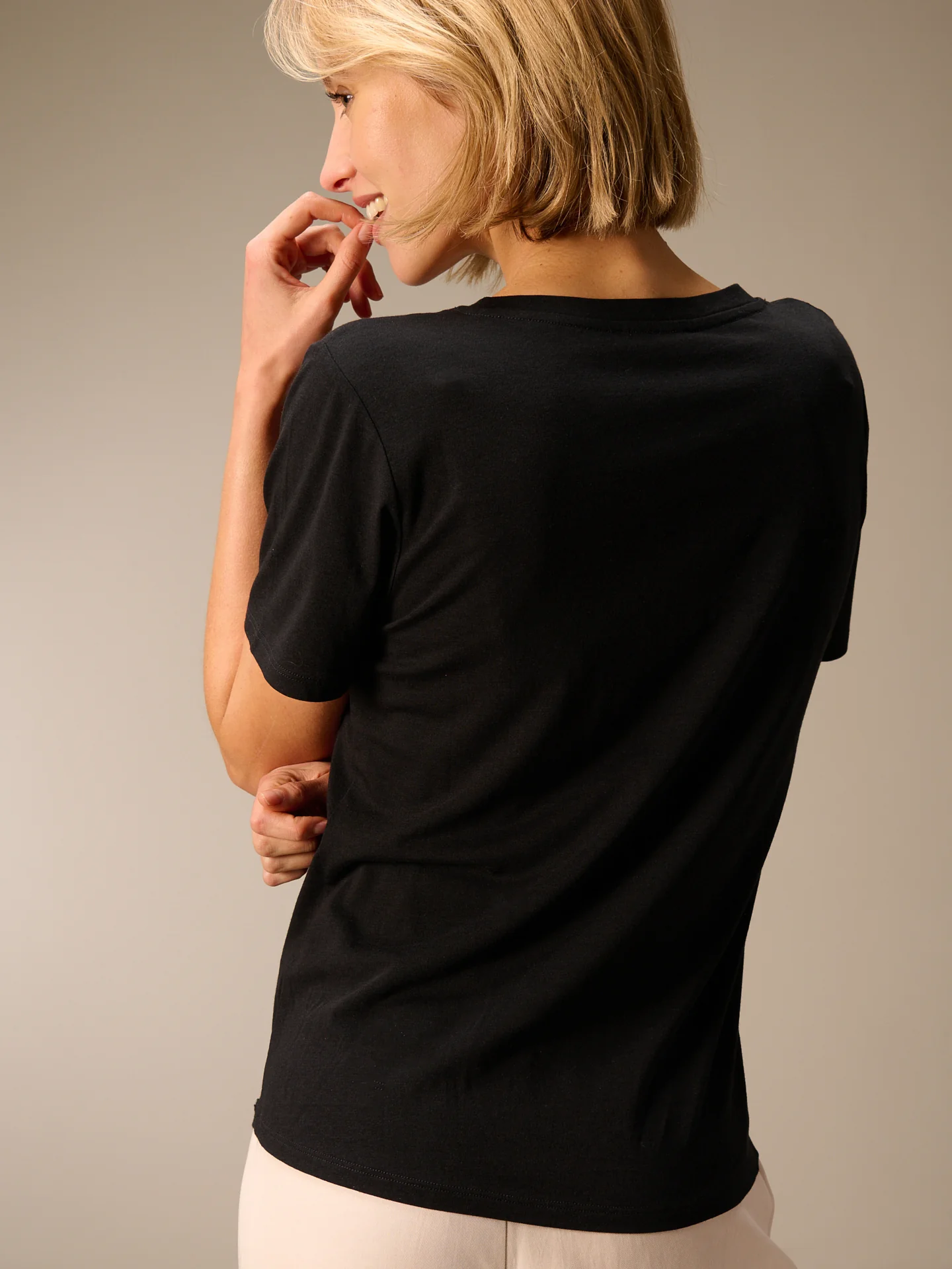 Shirt mit V-Ausschnitt - Image 2