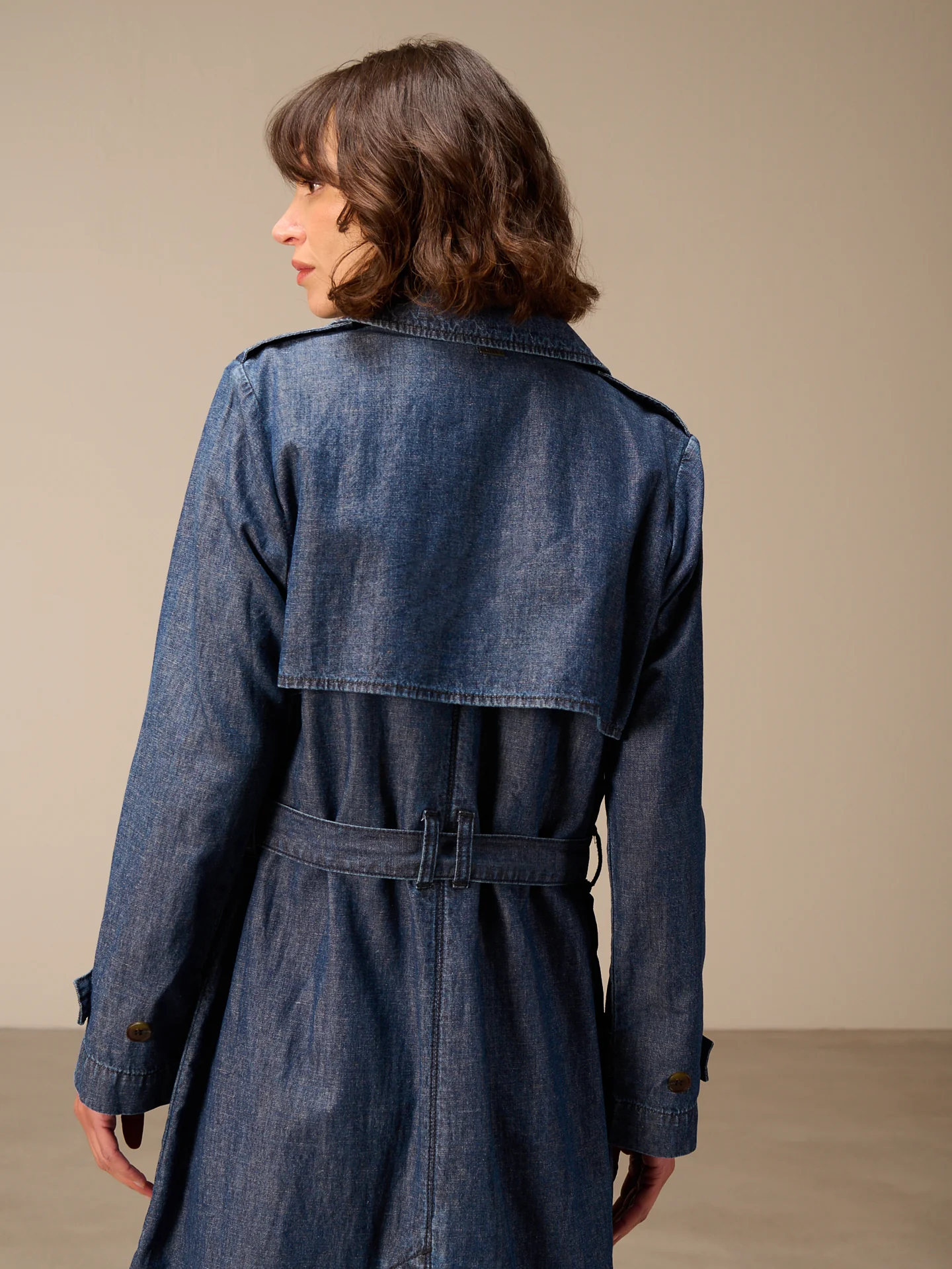 Trenchcoat - Image 4